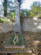 Madas Károly sírja