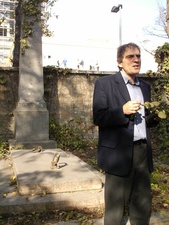 Ünnepi beszéd a sír előtt