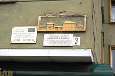 Munkácson - Munkácsy Mihály háza előtt