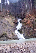 Egy másik vízesés a Szinevéri Nemzeti Parkban