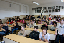 Hartlein Károly egyetemi oktató (BME): Látványos fizikai kísérletek